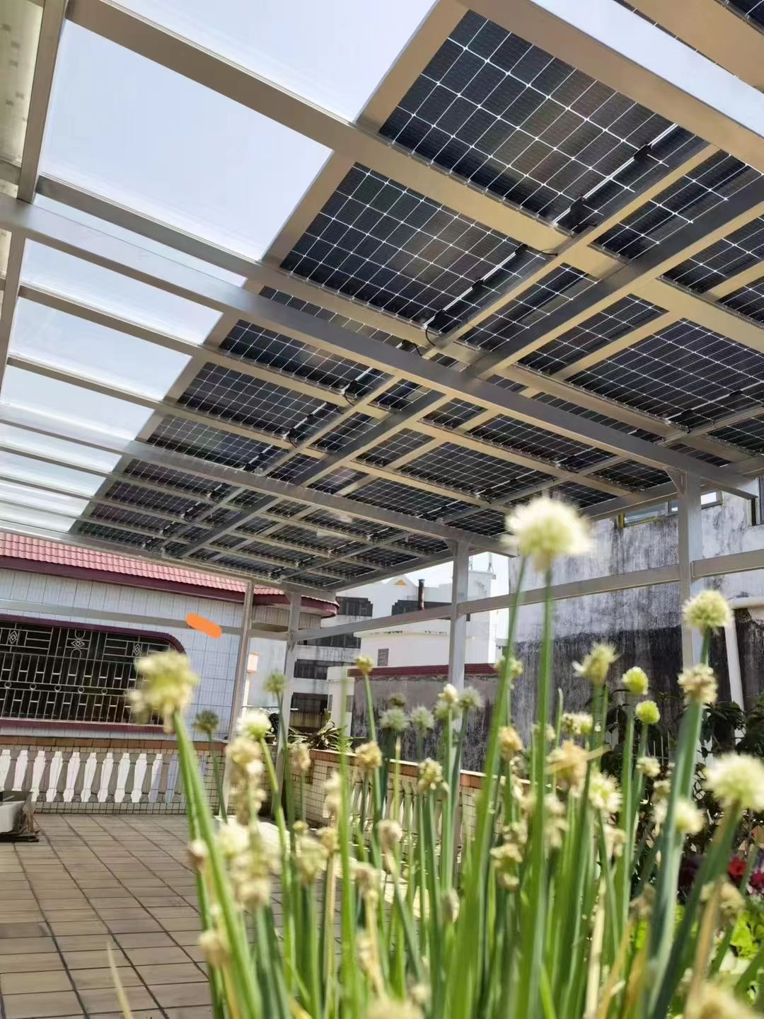 新安别墅家用屋顶太阳能发电系统安装